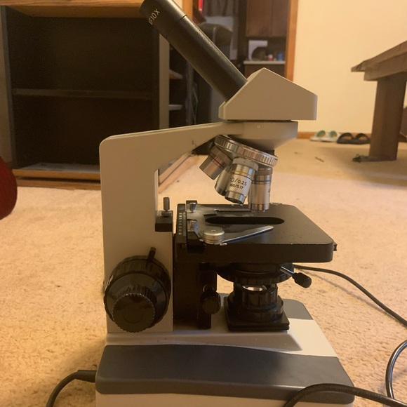 Student Microscope - Picture 4 of 6
